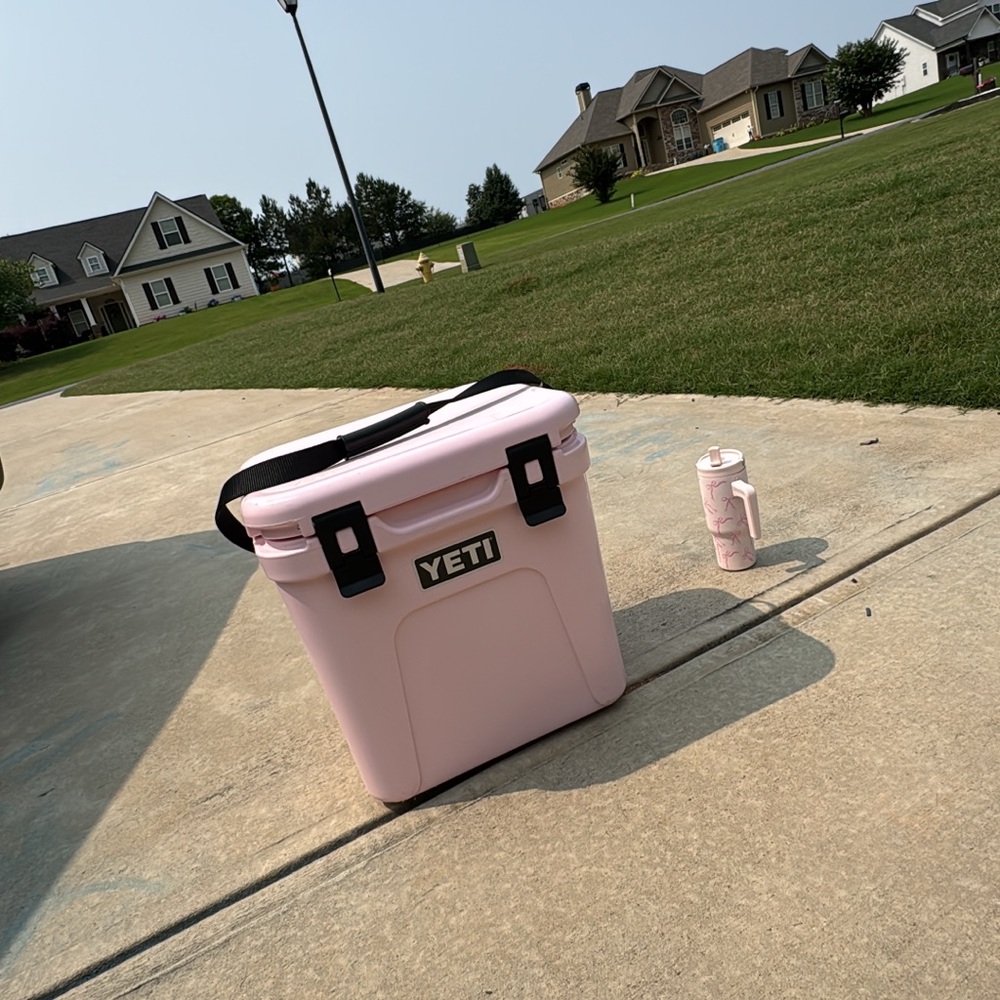 YETI ICE Pink roadie 24
